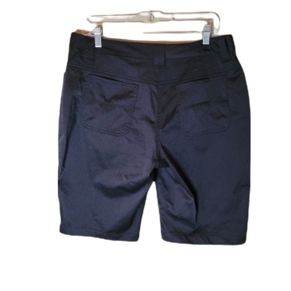 Slazenger black shorts. Total of four pockets.